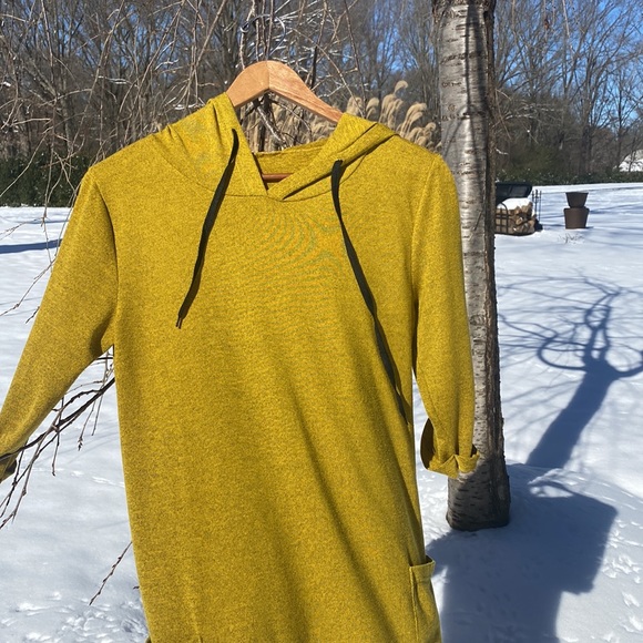 Hoodie Tunic with Pockets - Picture 3 of 12